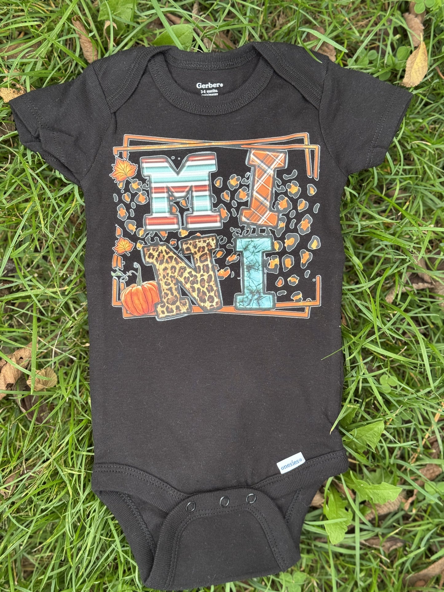 Mini Loves Fall